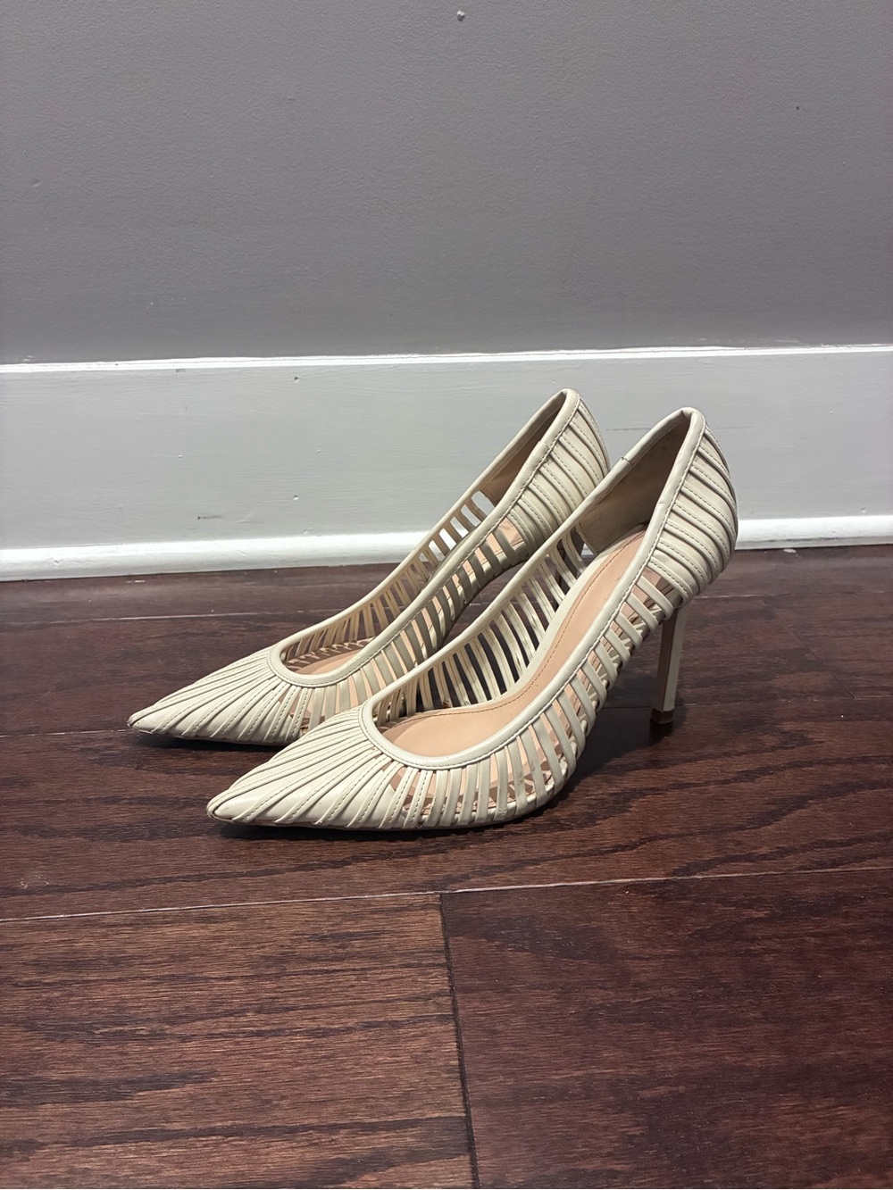 Zara Elegant Cream Pointed-Toe Strappy Pumps